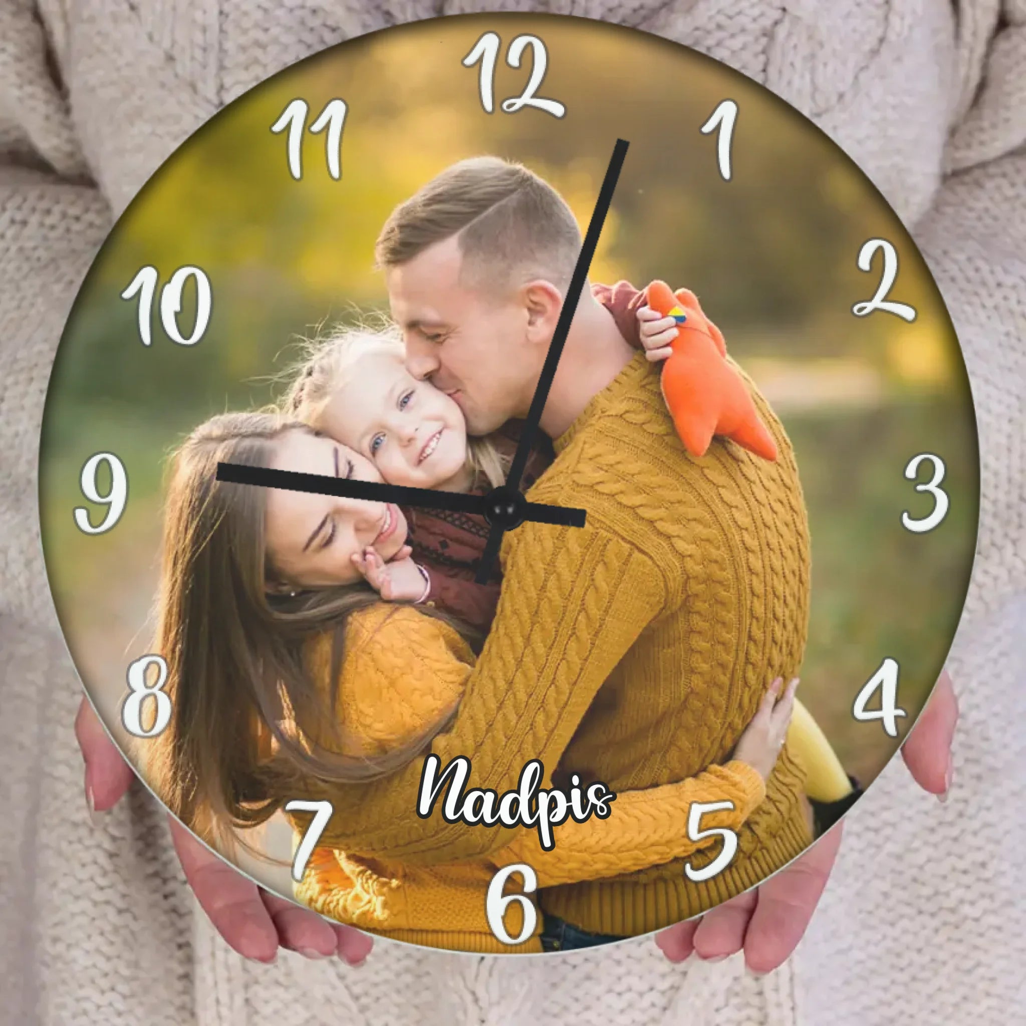 Personalizirani zidni sat od stakla