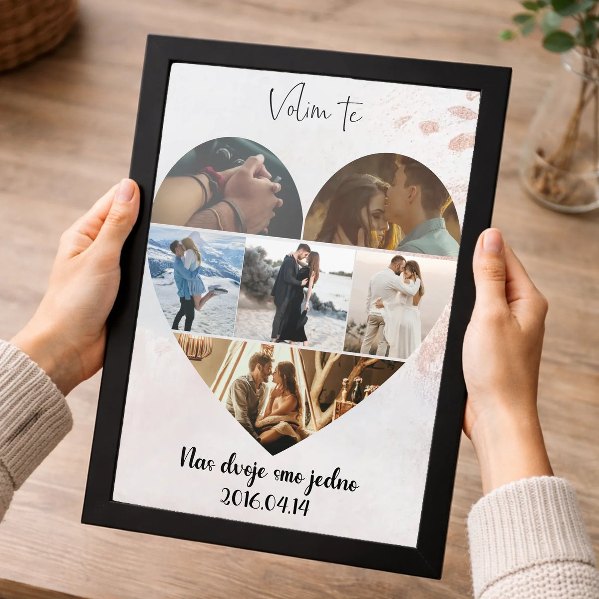 Zidna slika s kolažem fotografija u obliku srca i personaliziranim natpisom