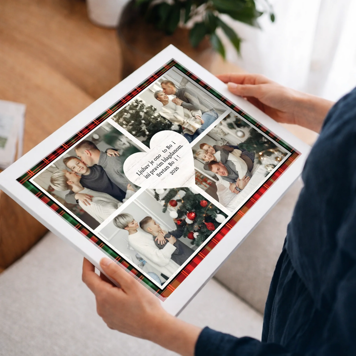 Personalizirana božićna zidna slika u obliku srca s 4 fotografije